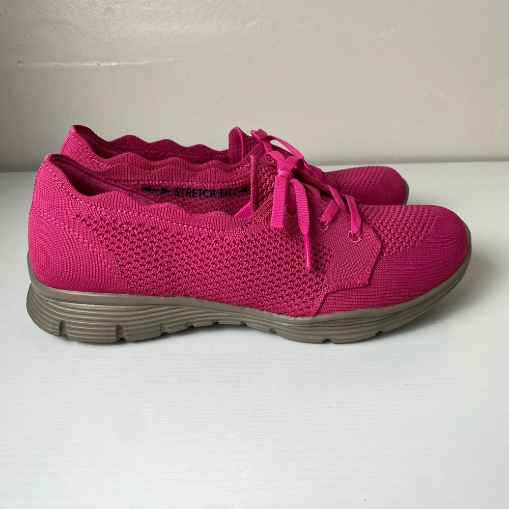 SKECHERS MEMORY FOAM Womens SEAGER KNIT slip on taupe shoes Size 7.5